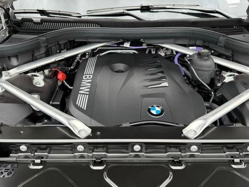 Used 2026 BMW X7 xDrive40i w/ M Sport Package AWD/4WD image 33