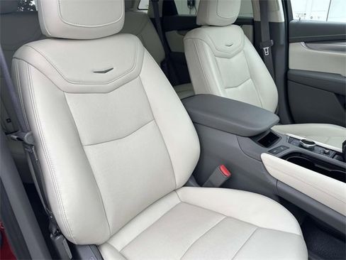 Certified 2022 Cadillac XT5 Premium Luxury image 25