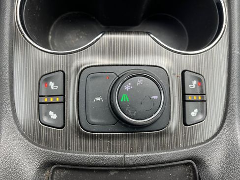 Used 2021 GMC Acadia SLT w/ Elevation Edition FWD image 20