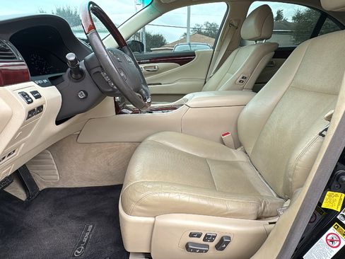 Used 2011 Lexus LS 460 w/ Comfort Pkg image 9