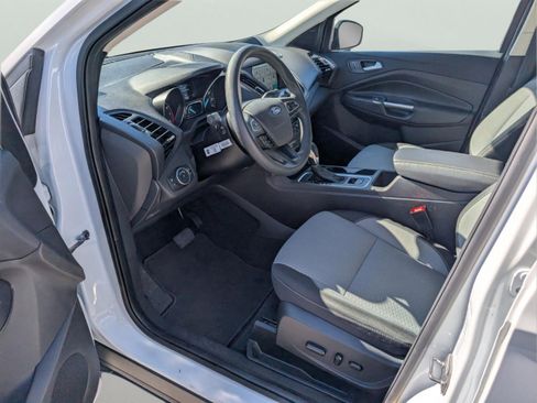 Used 2019 Ford Escape SE image 30