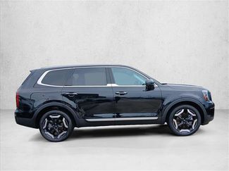 Used 2025 Kia Telluride S AWD/4WD video 4