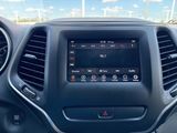 Used 2019 Jeep Cherokee Latitude Plus w/ Comfort/Convenience Group image 3