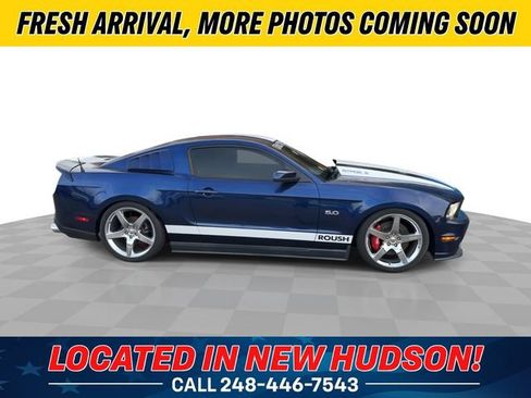 Used 2011 Ford Mustang GT Premium w/ Security Pkg RWD image 9
