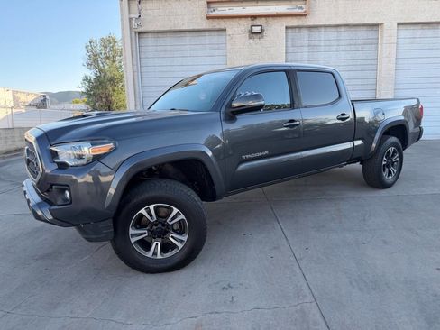 Used 2019 Toyota Tacoma TRD Sport image 16