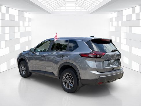 Used 2025 Nissan Rogue S FWD image 5