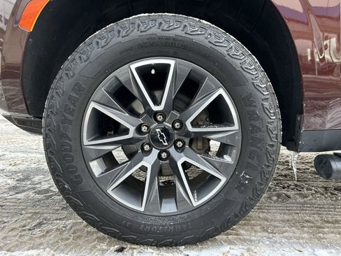 Used 2023 Chevrolet Suburban Z71 w/ Luxury Package image 27