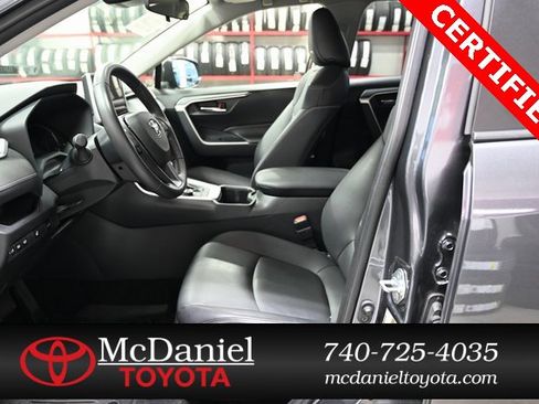 Used 2023 Toyota RAV4 XLE Premium image 10
