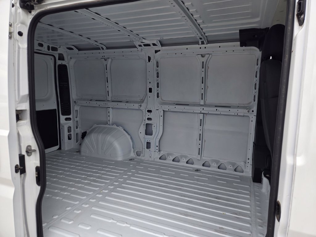 Used 2023 RAM ProMaster 2500 w/ Driver Convenience Group FWD image 14