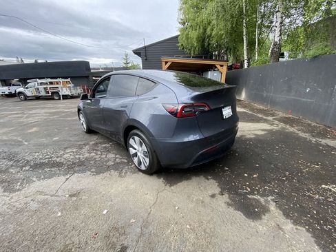 Used 2023 Tesla Model Y Long Range AWD/4WD image 4