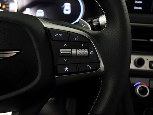 Used 2024 Genesis G70 2.5T w/ Sport Prestige Package image 23