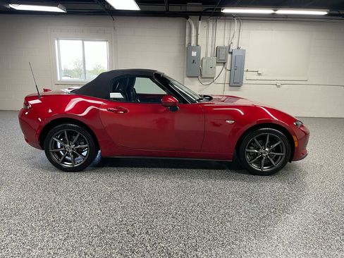 Used 2016 MAZDA MX-5 Miata Grand Touring RWD image 5