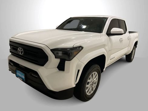 Certified 2025 Toyota Tacoma SR5 image 1