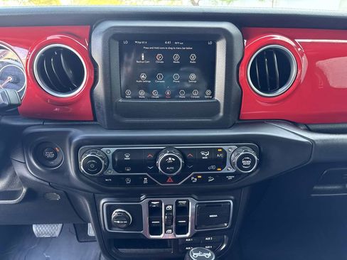 Used 2018 Jeep Wrangler Unlimited Sahara w/ Safety Group AWD/4WD image 26