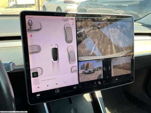Used 2019 Tesla Model 3 Mid Range RWD image 16