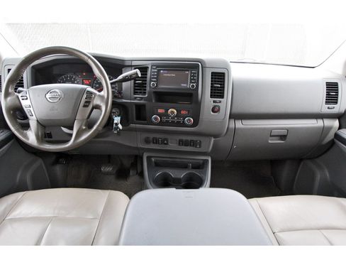 Used 2016 Nissan NV 3500 SL RWD image 9