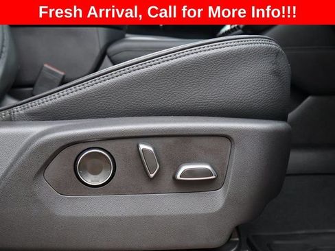 Used 2026 GMC Yukon Denali AWD/4WD image 9