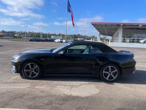 Used 2024 Ford Mustang Premium image 4