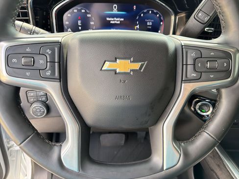 Used 2025 Chevrolet Silverado 3500 LTZ w/ LTZ Convenience Package AWD/4WD image 17