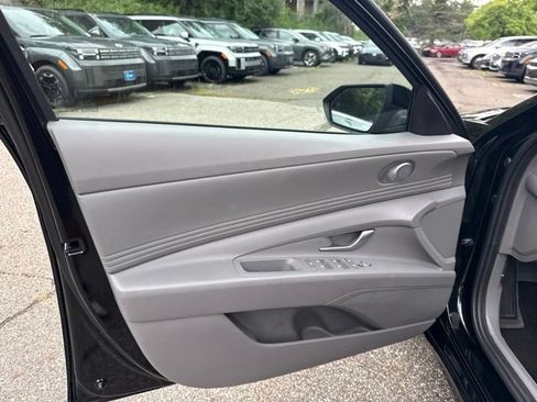 Used 2023 Hyundai Elantra SEL w/ Convenience Package FWD image 28