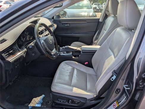 Used 2014 Lexus ES 350 w/ Luxury Package FWD image 15