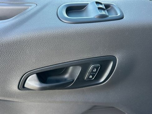 Used 2022 Ford E-Transit Low Roof RWD image 11