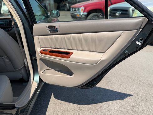 Used 2006 Toyota Camry XLE w/ VSC & Side Airbag Pkg FWD image 51