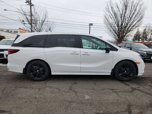 Certified 2023 Honda Odyssey Sport image 7