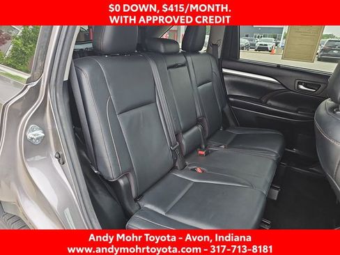Used 2017 Toyota Highlander XLE FWD image 35