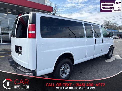 Used 2017 Chevrolet Express 3500 LT w/ LT Preferred Equipment Group RWD image 7