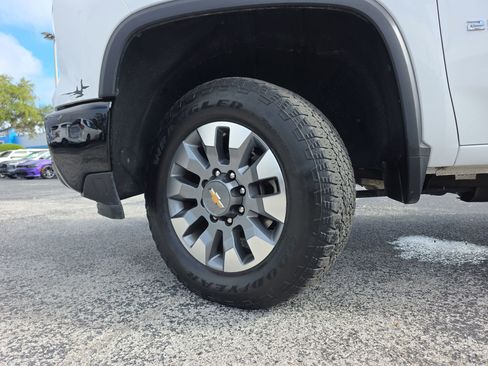 Used 2024 Chevrolet Silverado 2500 Custom w/ Custom Value Package image 31