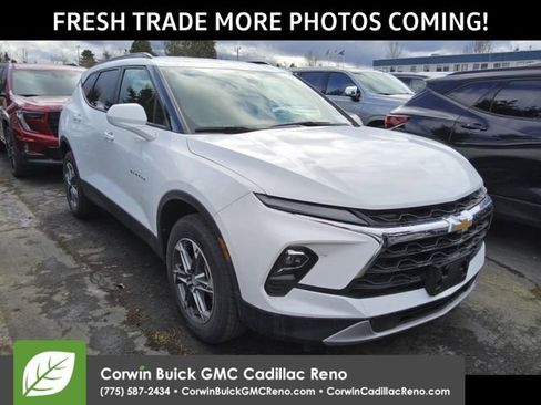 Used 2025 Chevrolet Blazer LT w/ Convenience Package image 2