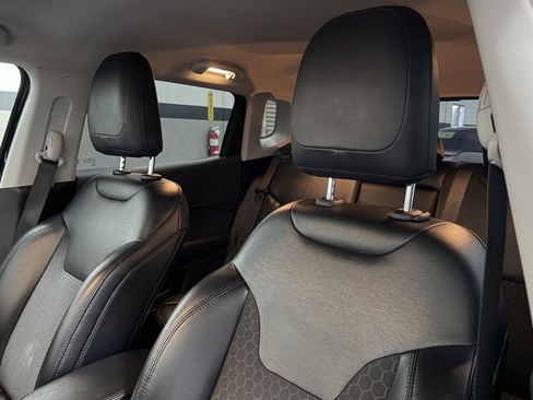 Used 2020 Jeep Compass Latitude image 22