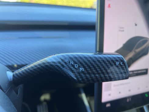 Used 2021 Tesla Model Y Long Range image 25