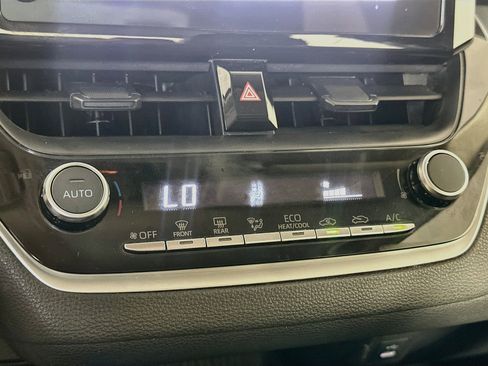 Used 2025 Toyota Corolla LE FWD image 22