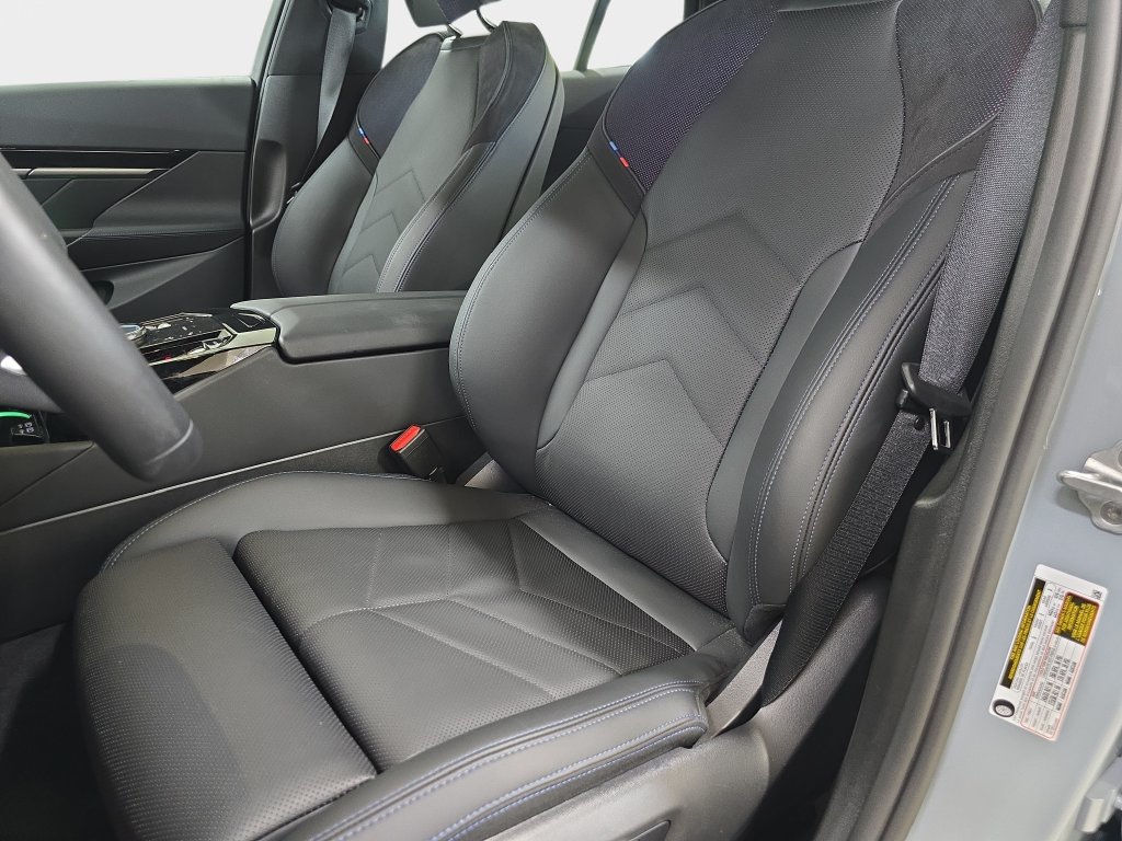 Used 2026 BMW 530i w/ M Sport Package RWD image 17