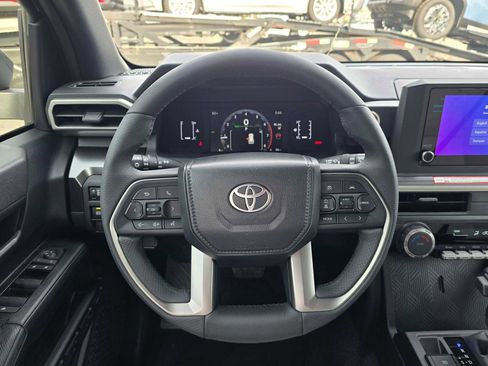 Certified 2025 Toyota 4Runner SR5 image 21