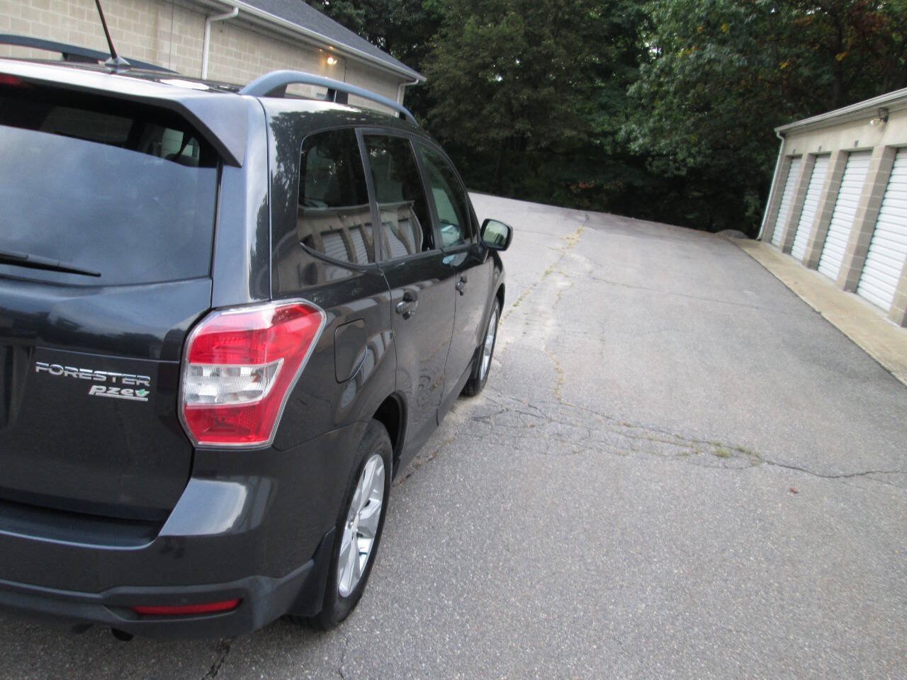 Used 2015 Subaru Forester 2.5i Premium AWD/4WD image 10