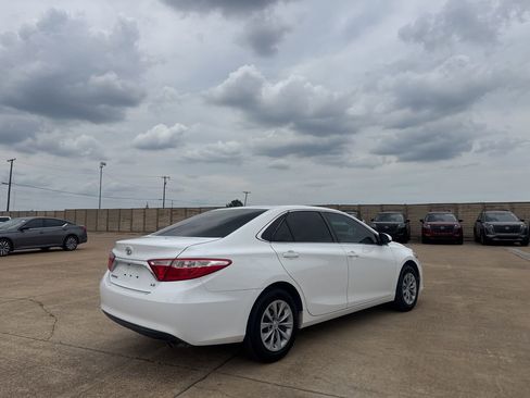 Used 2017 Toyota Camry SE FWD image 23