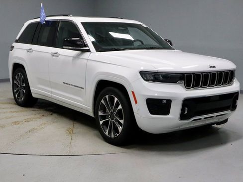 Used 2023 Jeep Grand Cherokee Overland image 1