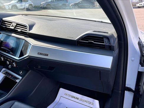 Used 2020 Audi Q3 2.0T Premium w/ Convenience Package image 18