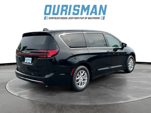 New 2026 Chrysler Pacifica Select FWD image 6