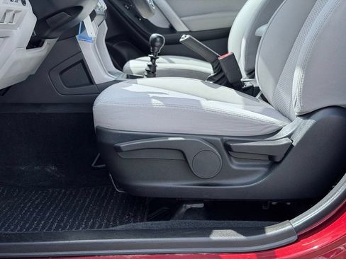 Used 2018 Subaru Forester 2.5i AWD/4WD image 17