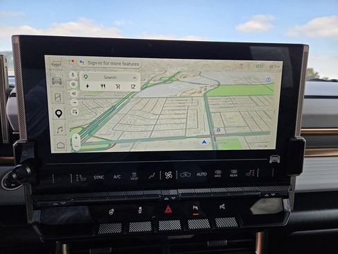 Used 2024 GMC Hummer EV 2X w/ LPO, Sport Package AWD/4WD image 9