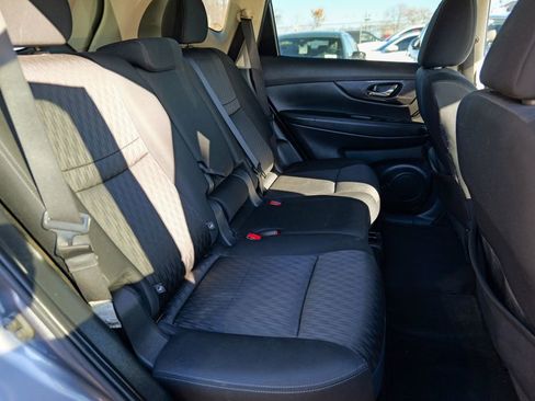 Used 2020 Nissan Rogue SV image 30