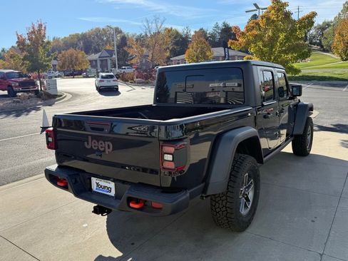 New 2025 Jeep Gladiator Mojave w/ Convenience Group image 8