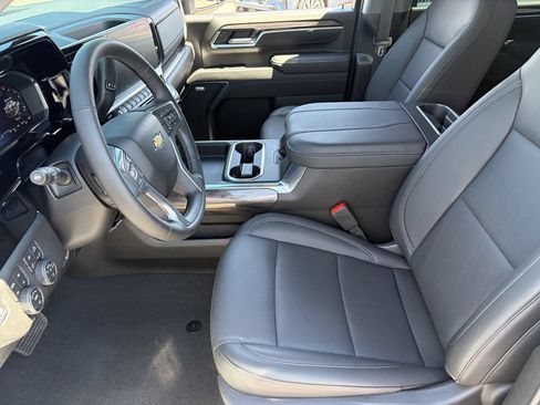Used 2026 Chevrolet Silverado 2500 LTZ w/ LTZ Convenience Package AWD/4WD image 22