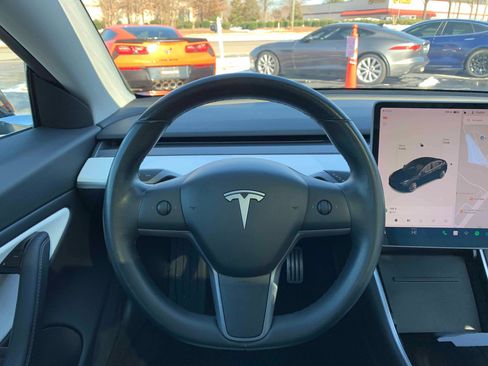 Used 2018 Tesla Model 3 Performance image 15