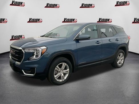 Used 2024 GMC Terrain SLE image 1