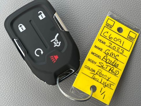 Certified 2023 GMC Acadia SLT FWD image 23